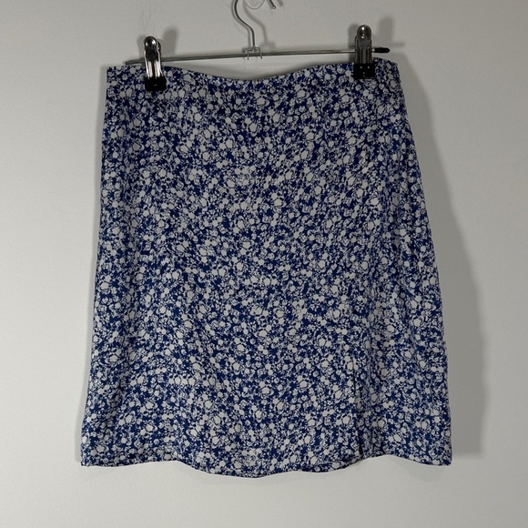 Zara Dresses & Skirts - NWT Zara Blue and White Floral Satin Mini Skirt